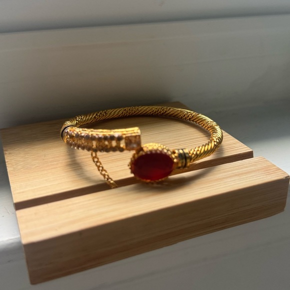 Elegant Gold and Red Women's Bracelet - Picture 7 of 7